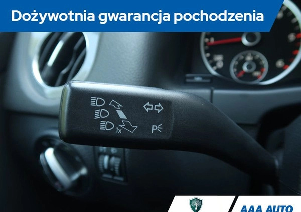 Volkswagen Tiguan cena 52000 przebieg: 145541, rok produkcji 2012 z Łowicz małe 254